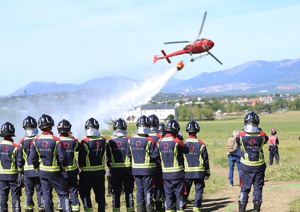 Imagen Miles de personas disfrutan de la III Jornada de Incendios Forestales y Trabajos Aéreos de ATAIRE