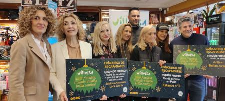 Imagen El Ayuntamiento  entrega los premios a los comercios locales ganadores de la campaña “Lúcete en Navidad”